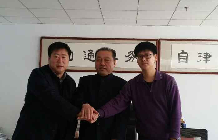 內蒙古農牧業(yè)產(chǎn)業(yè)化龍頭企業(yè)協(xié)會(huì )與內蒙古拉卡拉支付有限公司、內蒙古蒙優(yōu)匯電子商務(wù)有限公司簽署三方戰略框架合作協(xié)議——助力內蒙古綠色農畜產(chǎn)品“走出去”