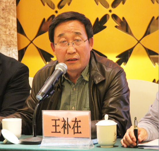 內蒙古農牧業(yè)產(chǎn)業(yè)化龍頭企業(yè)協(xié)會(huì )2015年第一次常務(wù)理事會(huì )順利召開(kāi)